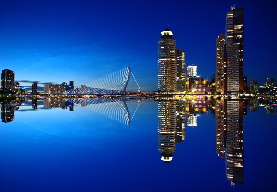 Rotterdam Bedrijfsuitje Skyline Erasmusbrug