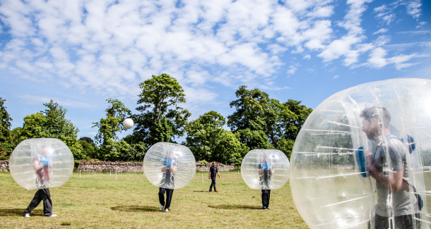 Ultimate Bubbel Voetbal Groningen Bedrijfsuitje Actief Outdoor Indoor Uitje