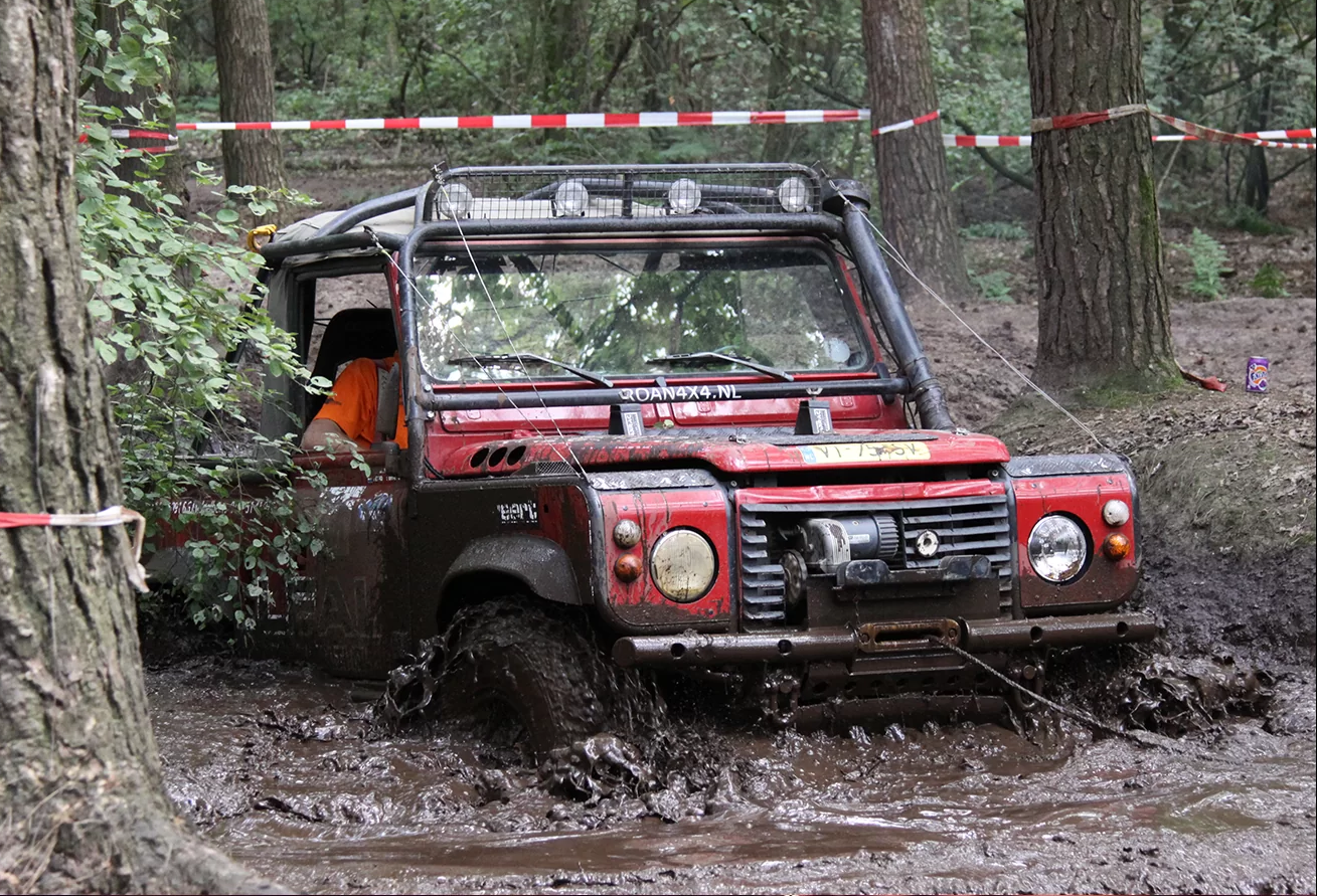 Bedrijfsuitje Den Bosch: 4x4 Offroad Rijden