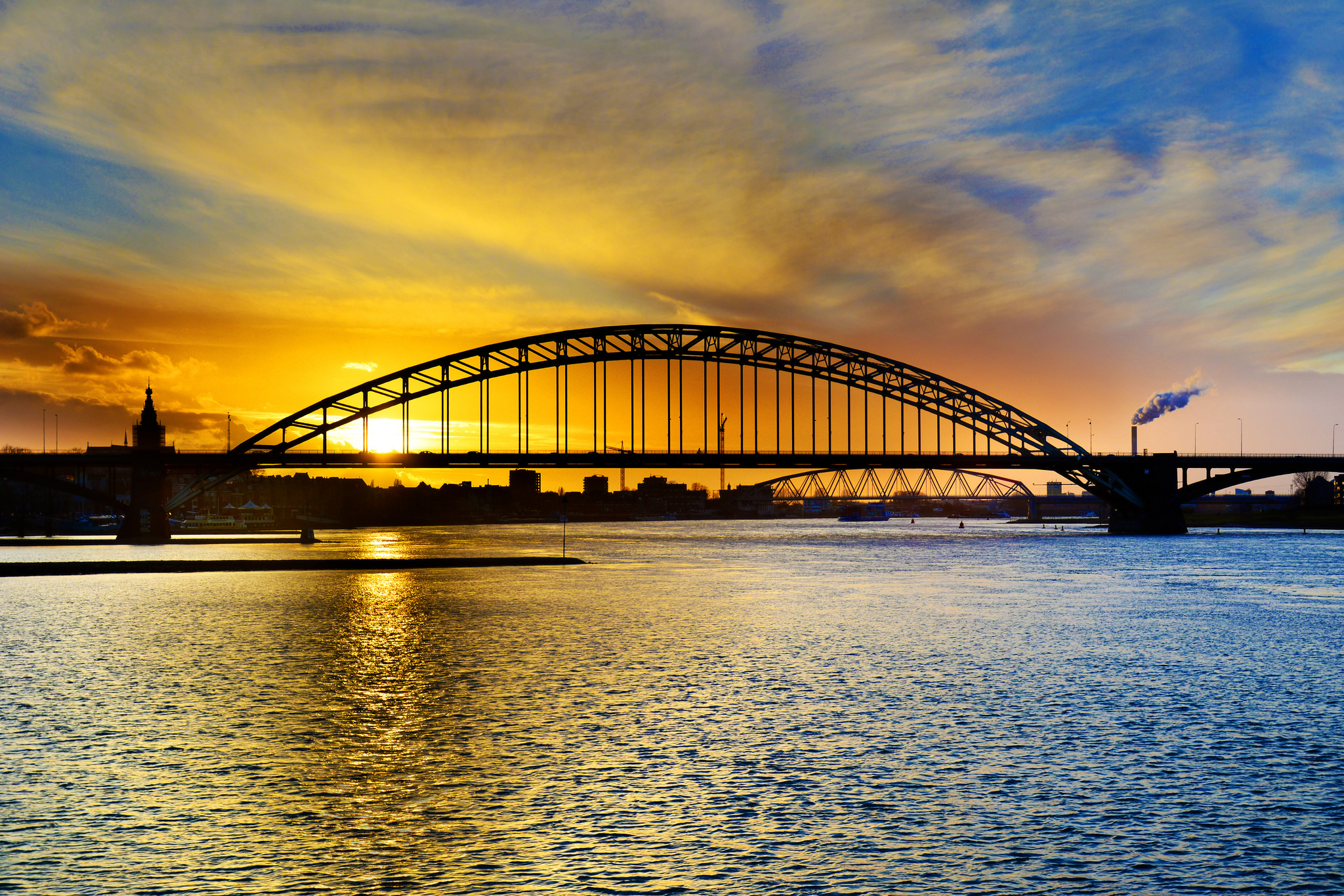 Bedrijfsuitje Nijmegen Brug Zonsondergang Waalbrug