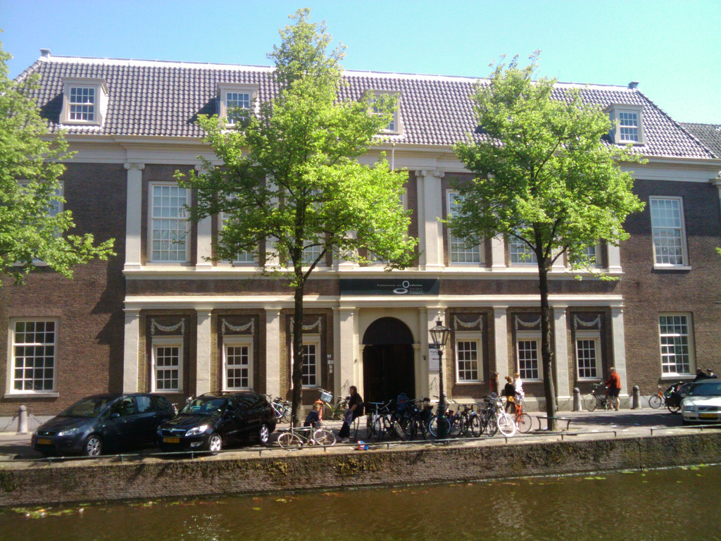 Personeelsuitje Leiden Rijksmuseum van Oudheden Rapenburg