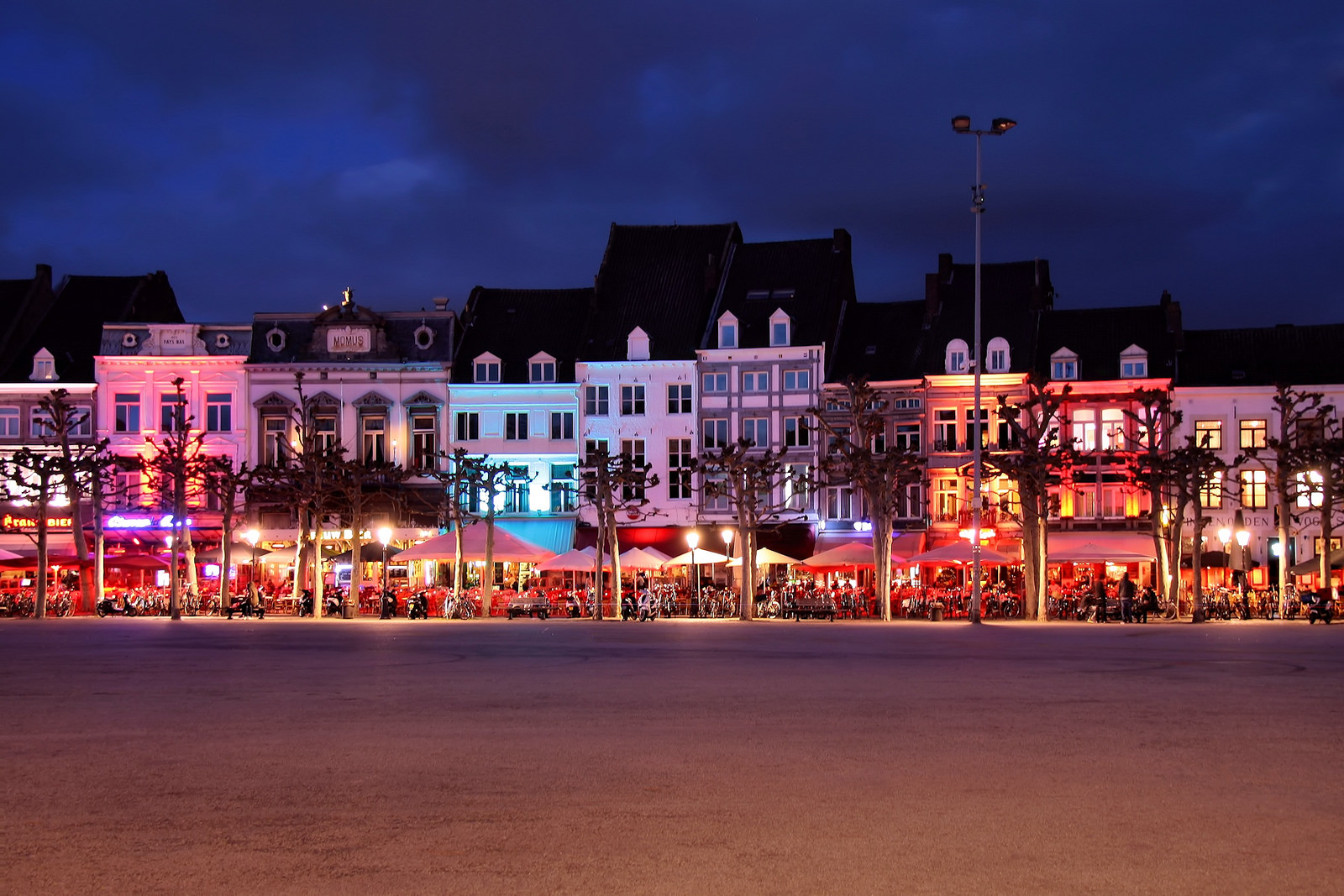 Personeelsuitje Maastricht Terras Avond Uit