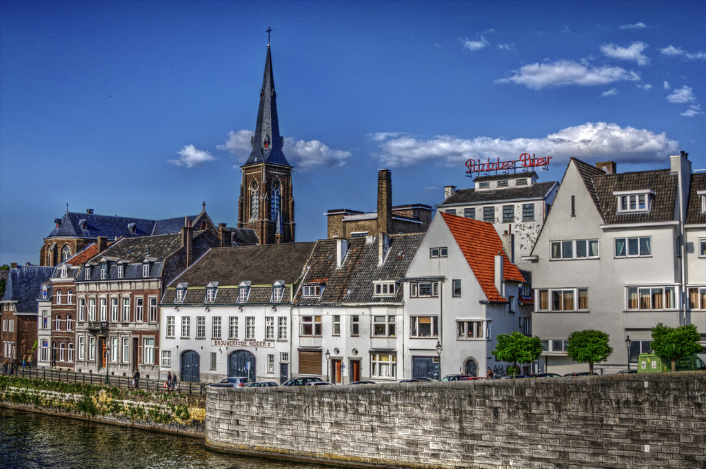 Teambuilding Maastricht Skyline Uitzicht Stad Basiliek van Onze Lieve Vrouwe Kerk