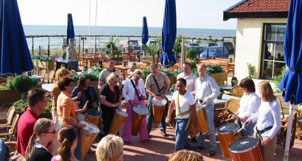 Afrikaanse Djembé of Percussie Workshop Maastricht Bedrijfsuitje