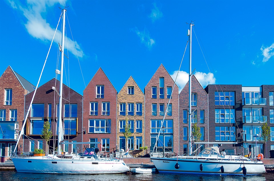 Haarlem Bedrijfsuitje Woningen Architectuur grachten zeilboot